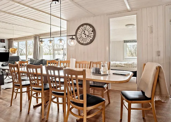 Дом отдыха In With Sauna *